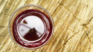 Наливка из вишни на красном вине